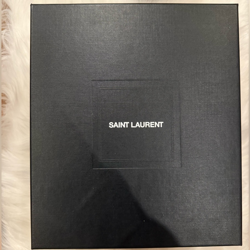 NEW, AUTHENTIC YVES SAINT LAURENT YSL Round Purse, Chain And Leather Strap - Picture 6 of 15